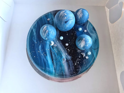 Solar System cake | Galaxy cake, Solar system cake, Lemon and coconut cake